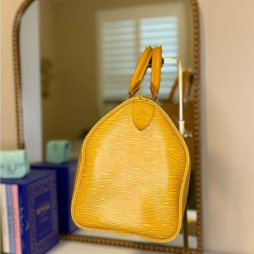 Louis Vuitton Yellow Epi Speedy 25 Handbag - Picture 2 of 11